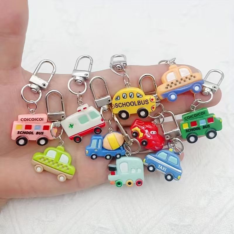Mobile & Tablet Accessories - 10 adet reçine karikatür araba anahtarlığı,